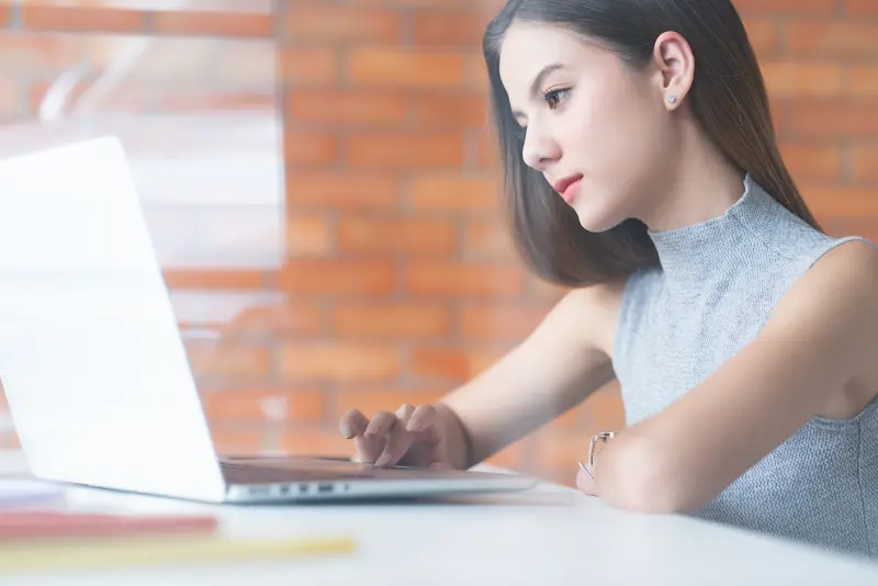 Laptop văn phòng dưới 10 triệu thiết kế đẹp, cấu hình ngon