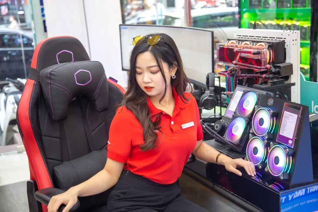 Vì sao ghế chơi game là phụ kiện bạn đáng phải mua ?