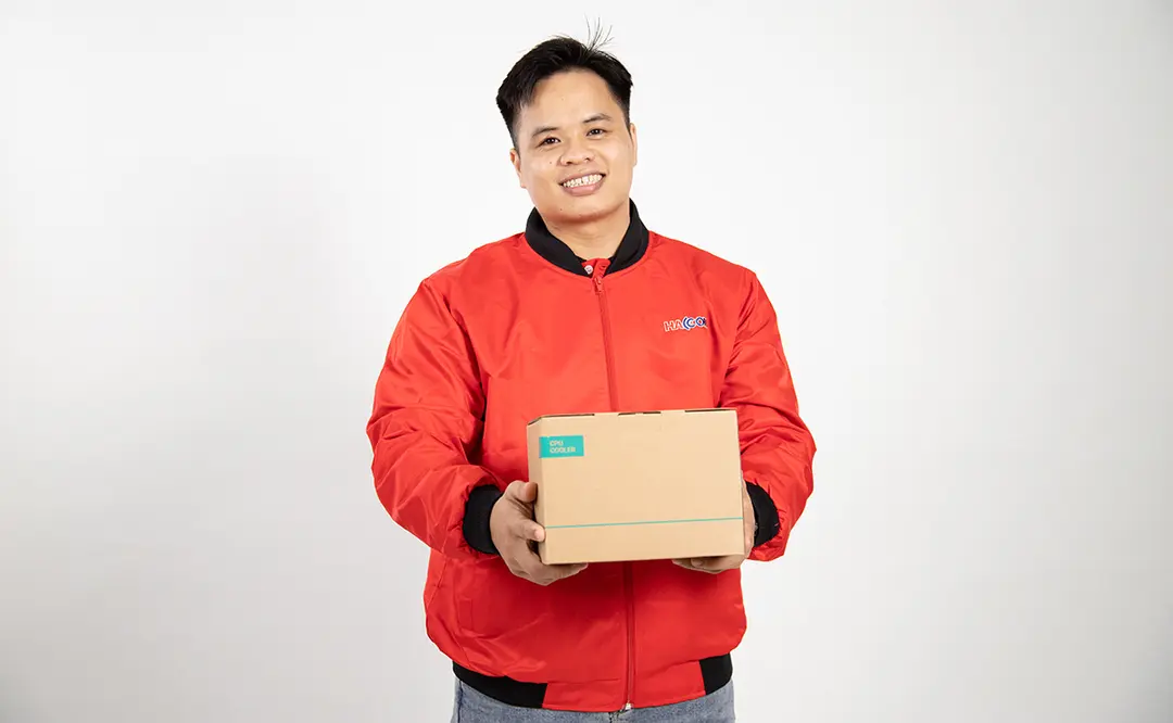 Nhân viên giao vận HACOM - Nhân viên chuyển phát nụ cười