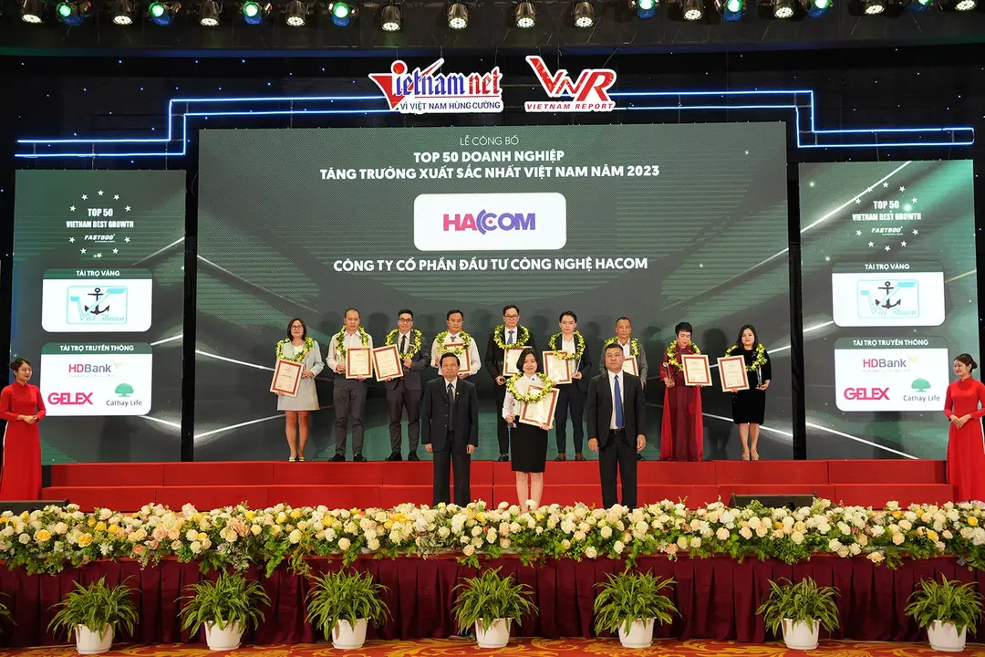 HACOM VINH DỰ ĐẠT DANH HIỆU TOP 50 DOANH NGHIỆP TĂNG TRƯỞNG XUẤT SẮC NHẤT VIỆT NAM 2023