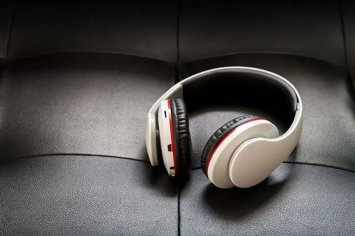 Có nên dùng tai nghe bluetooth giá rẻ không?