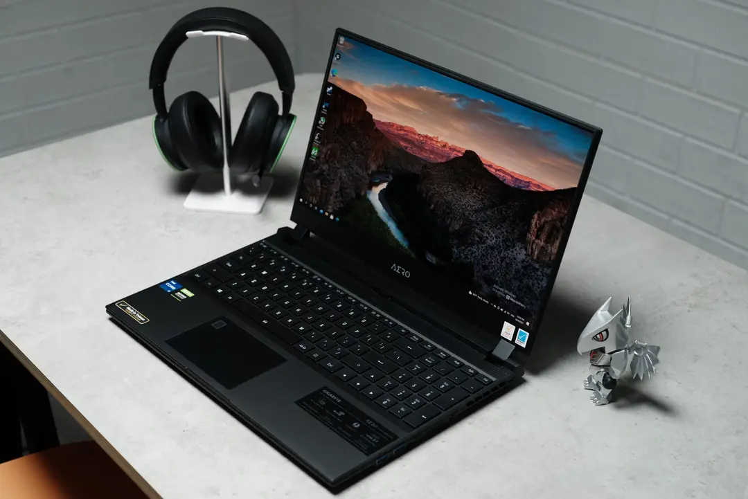 lReview chi tiết laptop Gigabyte AERO 15 tốt nhất hiện nay