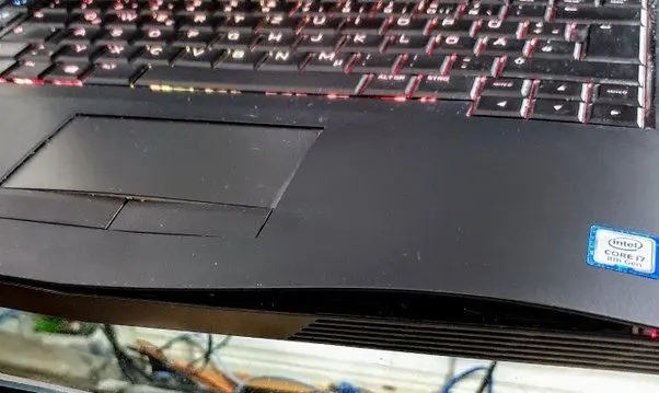 Pin laptop bị phồng có nổ không? 3 điều cần phải làm ngay!