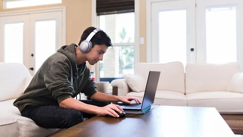 Hướng dẫn cách kết nối tai nghe bluetooth với laptop nhanh chóng