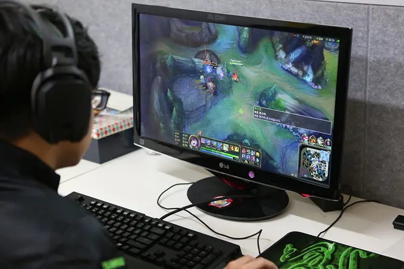 Hướng dẫn chi tiết cách build PC gaming giá rẻ chơi LOL đơn giản nhất