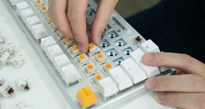 Hướng dẫn thay Switch bàn phím cơ với 5 bước đơn giản tại nhà