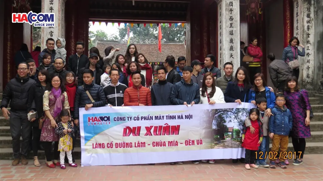 Du Xuân HACOM 2017: Hành trình cầu bình an và vãn cảnh tại các địa điểm tâm linh nổi tiếng