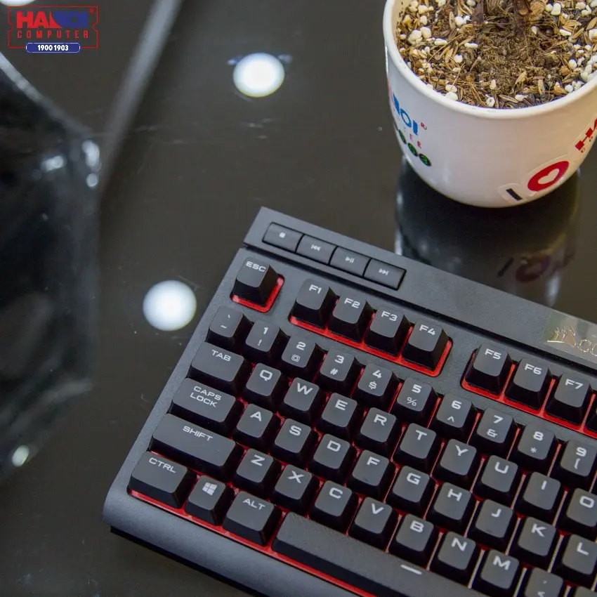 36154_keyboard_corsair_k63_compact_mechanical_cherry_mx_red_ch_9115020_na_06.jpg 6