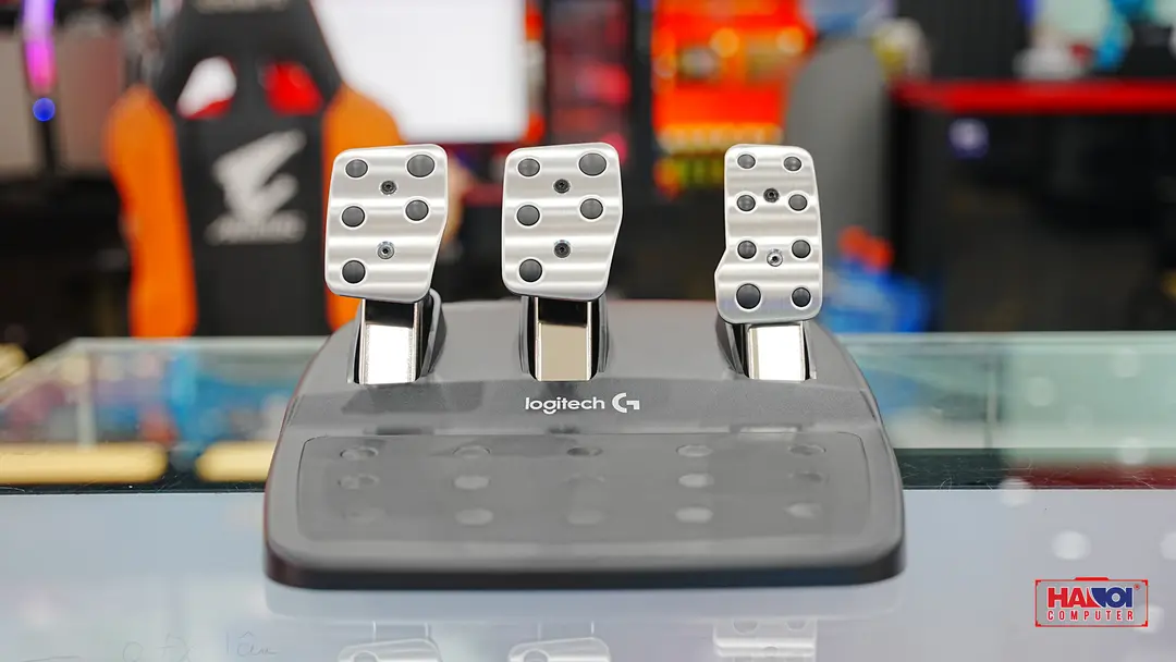 31358_vo_lang_game_logitech_g29_driving_force_07.jpg 10