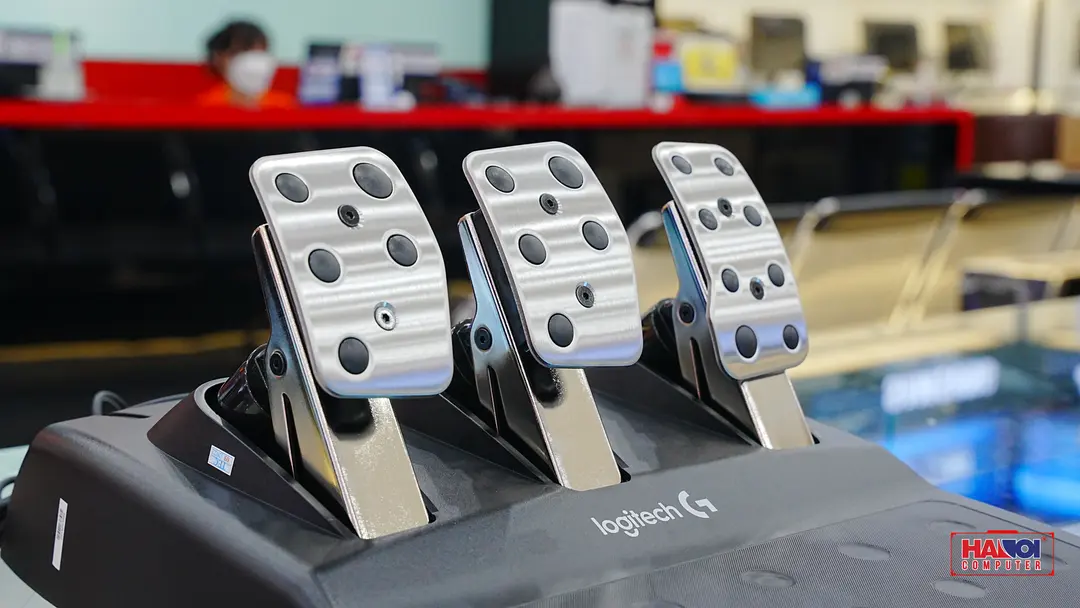 31358_vo_lang_game_logitech_g29_driving_force_08.jpg 11