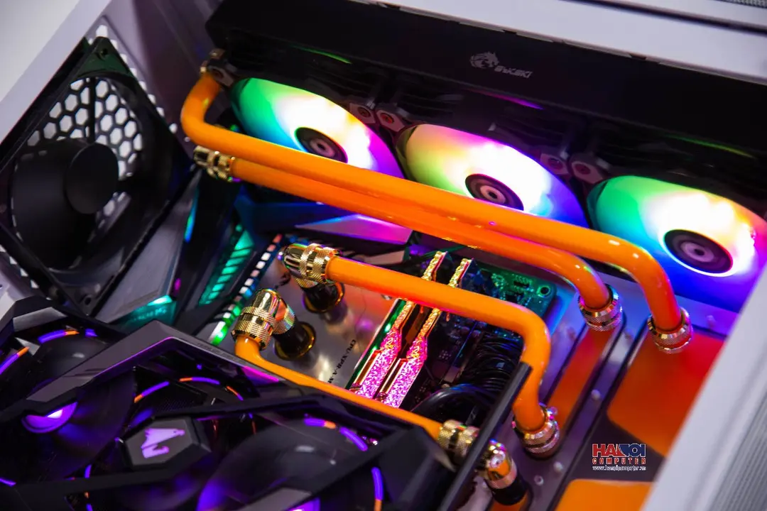 45129_modding_pc_lianli_pc_a550w_ht_35_luxury_royal_fire_5.jpg 4