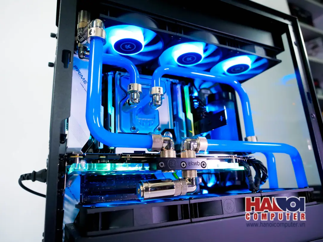 43694_modding_pc_lianli_o11_dynamic_ht_26_aqua_man_7.jpg 6