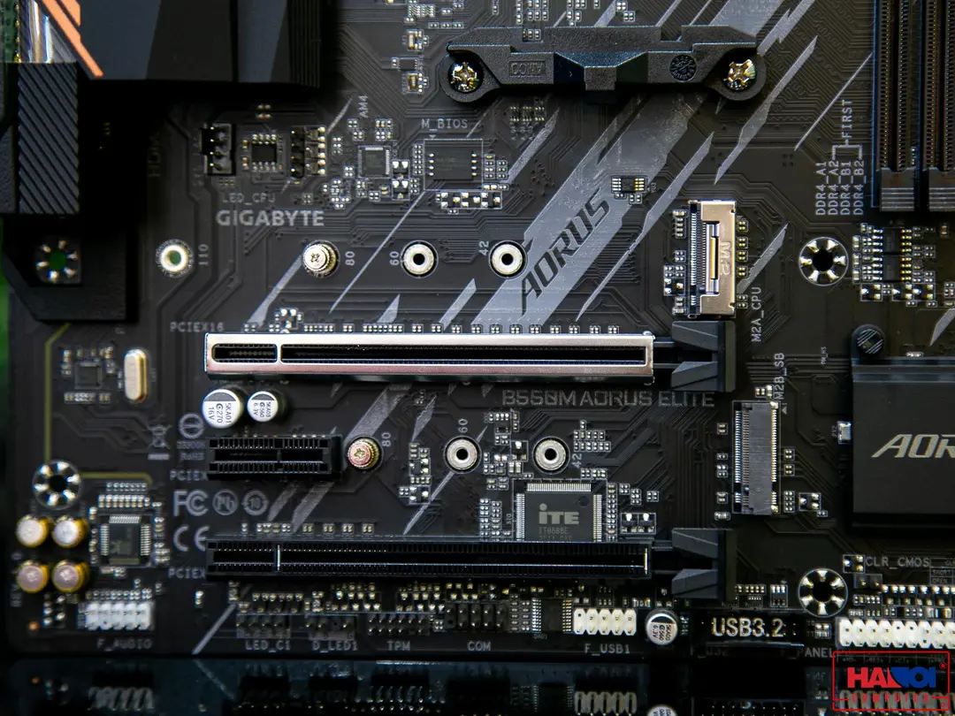 56631_mainboard_gigabyte_b550m_aorus_elite_44.jpg 6