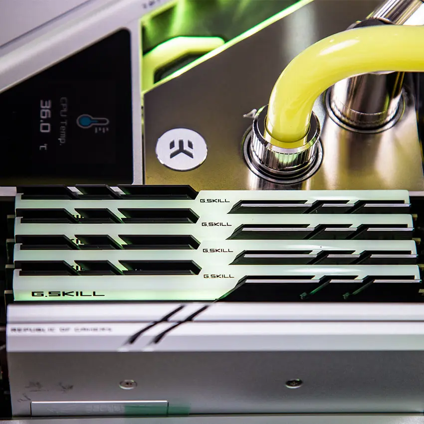 58912_thermaltake_core_p5_watercooling__6_.jpg 5