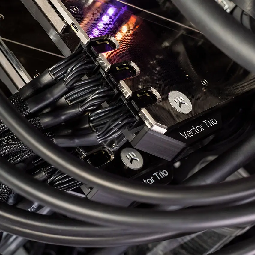 59244__workstation_multi_gpu___soft_tube_watercooling__6_.jpg 5
