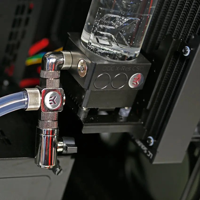 51080_corsair_1000d_softtube_4.jpg 4