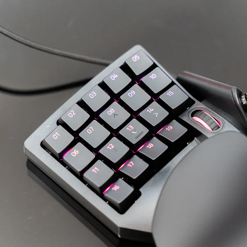 51138_ban_phim_razer_tartarus_pro_analog_optical_gaming_keypad_rgb_chroma_black_5.jpg 11