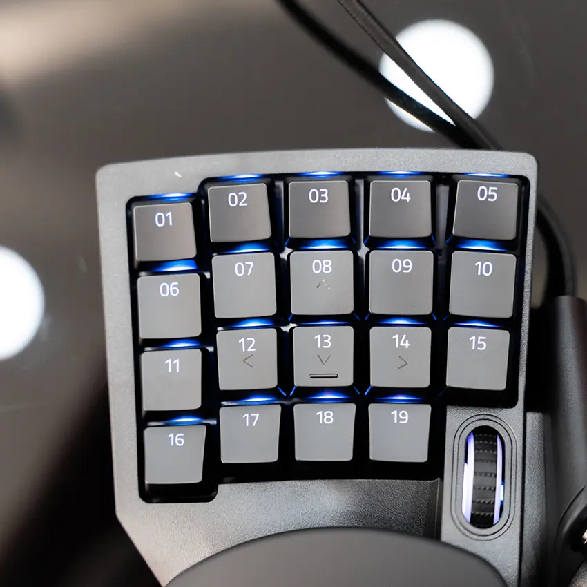 51138_ban_phim_razer_tartarus_pro_analog_optical_gaming_keypad_rgb_chroma_black_6.jpg 10