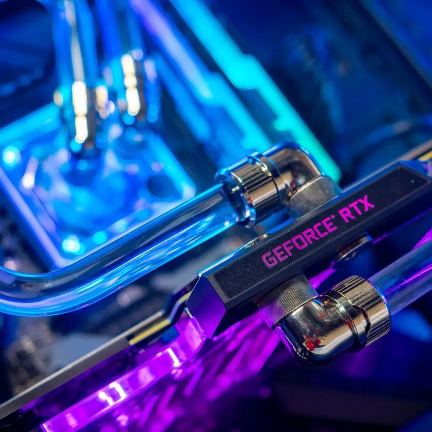 51613_coolermaster_c700p_black_watercooling_7.jpg 5