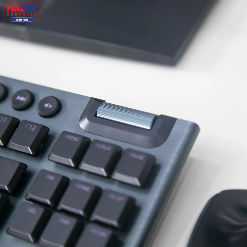 53336_ban_phim_logitech_g913_tkl_lightspeed_wireless_rgb_blue_switch_06.jpg 11
