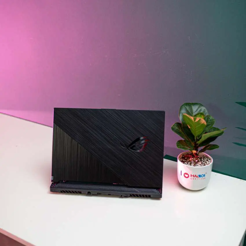 53845_laptop_asus_gaming_rog_strix_g512_ial001t_den_3.jpeg 5