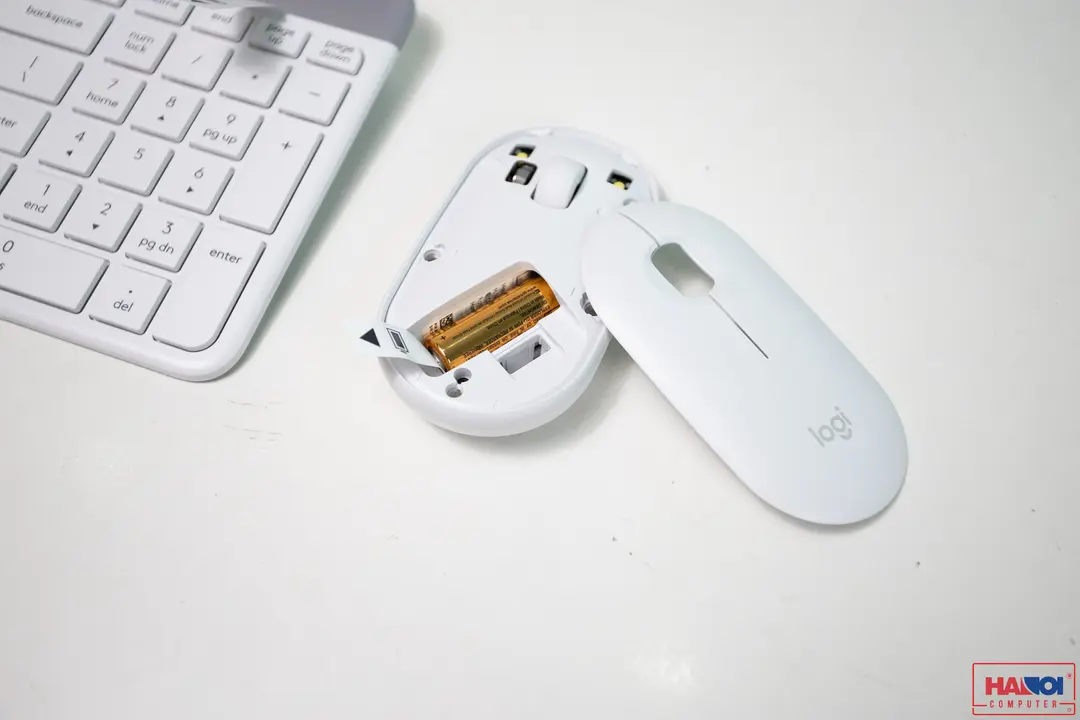 64337_bo_ban_phim_chuot_khong_day_logitech_mk470_trang_usb_03.JPG 7