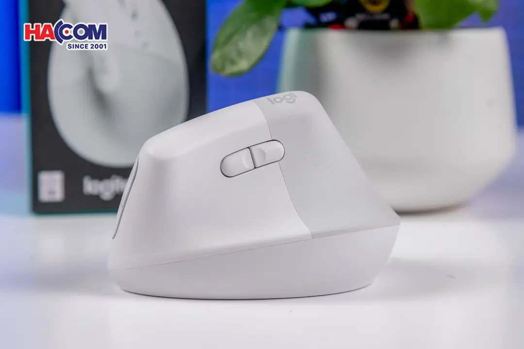 66862_chuot_khong_day_logitech_lift_vertical_ergonomic_pale_grey_usb_bluetooth_910_006480_05.JPG 9
