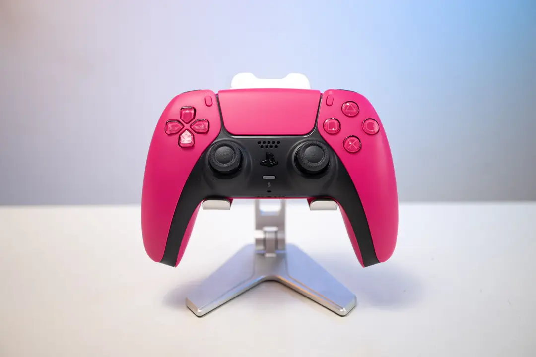 67468_tay_cam_choi_game_sony_ps5_dualsense_nova_pink_03.jpg 5