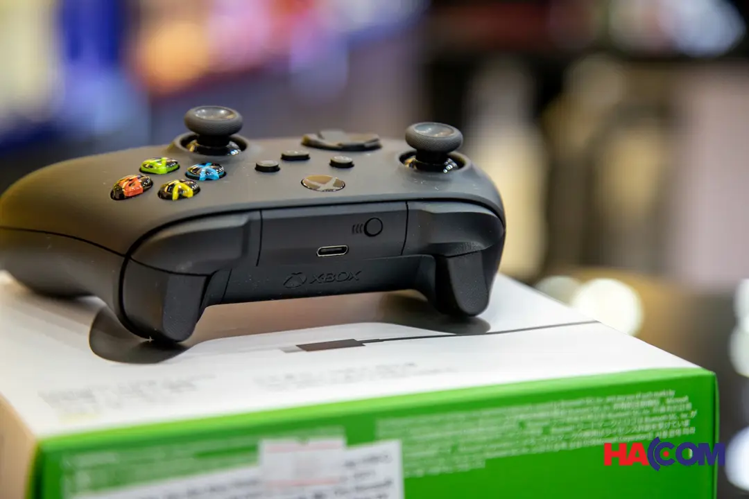 68137_tay_cam_choi_game_xbox_series_x_controller_carbon_black_usb_c_cable_mau_den_07.jpg 10