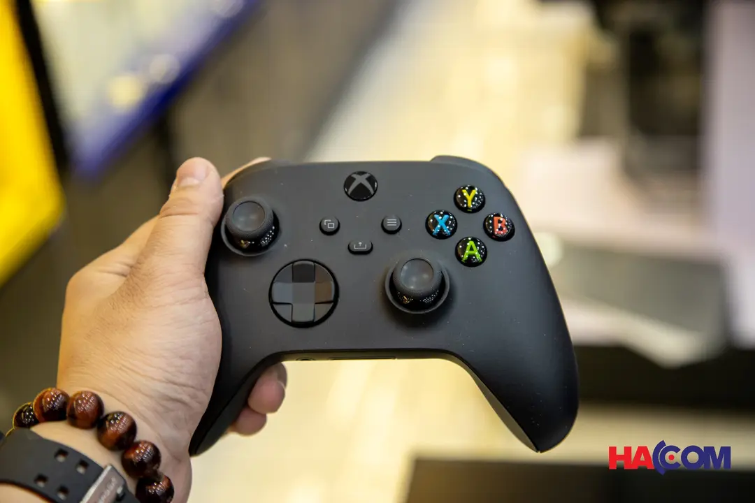 68137_tay_cam_choi_game_xbox_series_x_controller_carbon_black_usb_c_cable_mau_den_08.jpg 11