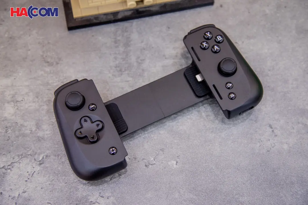 68595_tay_cam_dien_thoai_razer_kishi_v2_gaming_controller_for_iphone_rz06_04190100_r3m1_004.JPG 6