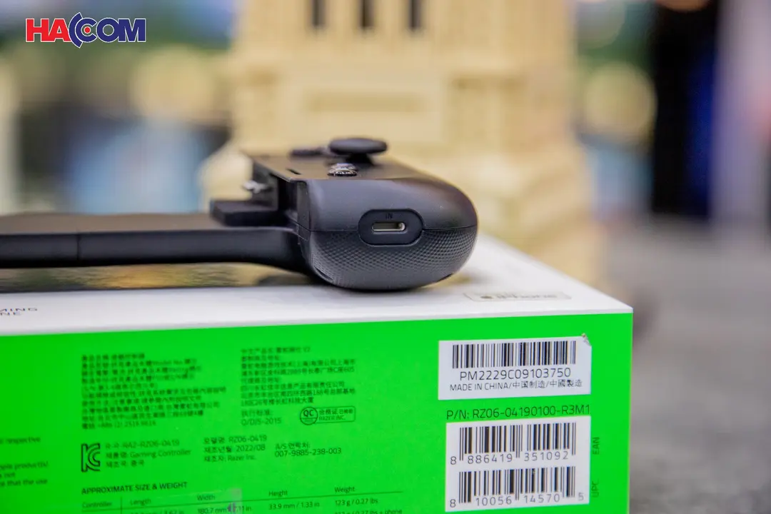 68595_tay_cam_dien_thoai_razer_kishi_v2_gaming_controller_for_iphone_rz06_04190100_r3m1_008.JPG 10