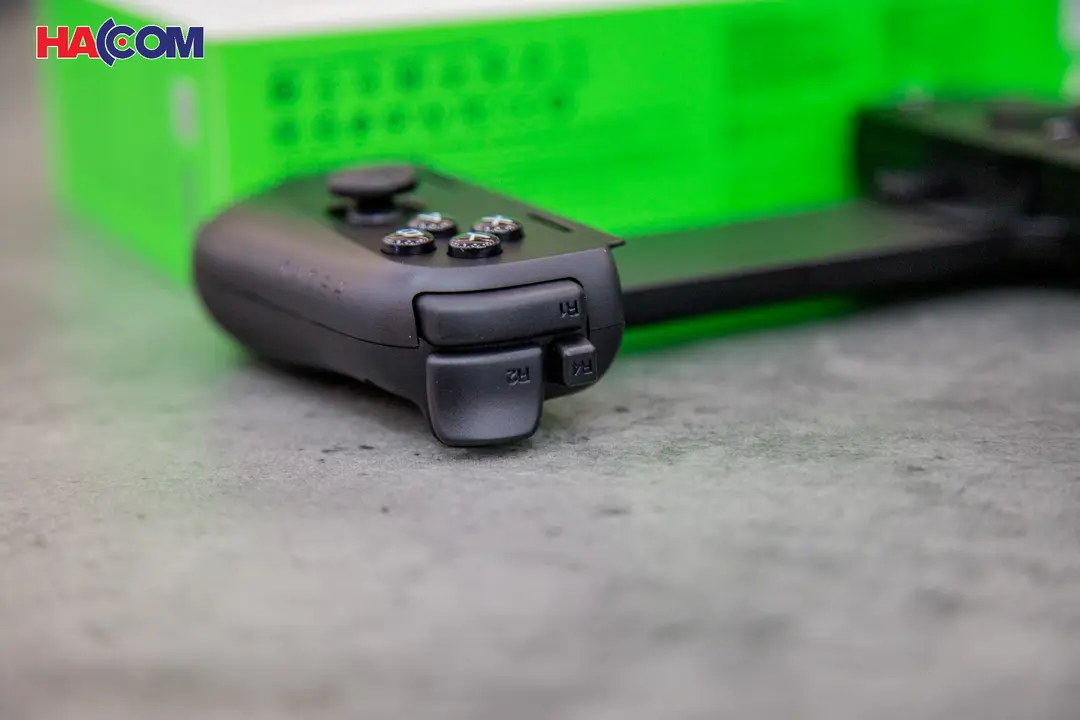 68595_tay_cam_dien_thoai_razer_kishi_v2_gaming_controller_for_iphone_rz06_04190100_r3m1_009.JPG 11
