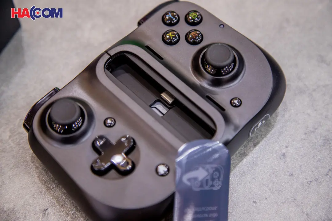 68671_tay_cam_dien_thoai_razer_kishi_for_android_rz06_02900100_r3m1_006.JPG 8