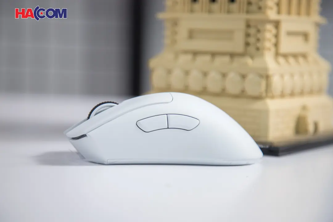 68798_chuot_game_khong_day_razer_deathadder_v3_pro_ergonomic_white_rz01_04630200_r3a1_008.JPG 11