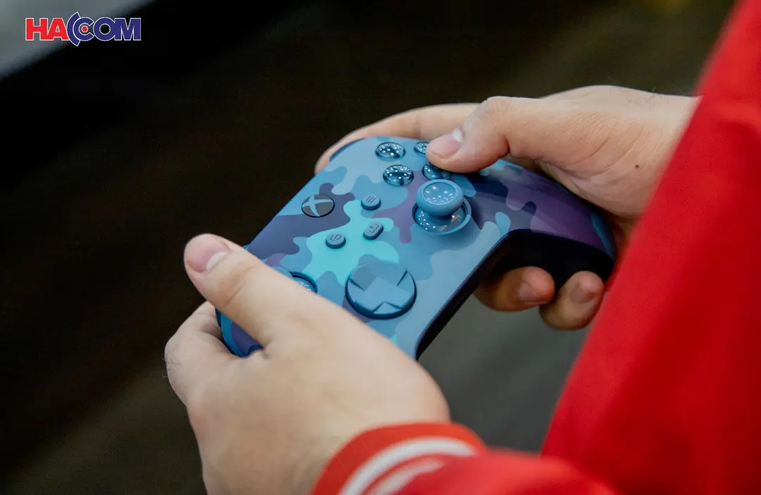 69301_tay_cam_choi_game_khong_day_xbox_one_series_x_mineral_camo_xanh_012.JPG 15
