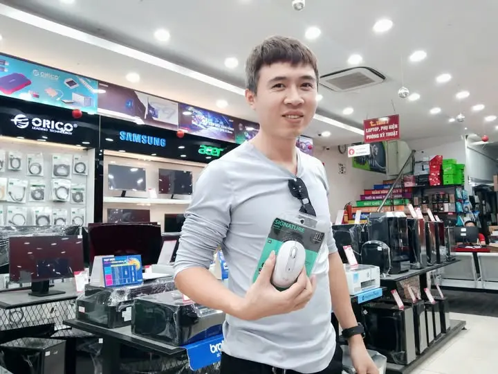 63506_chuot_khong_day_logitech_m650_signature_off_white_usb_bluetooth_pin_aa_trang_kh.jpg 4