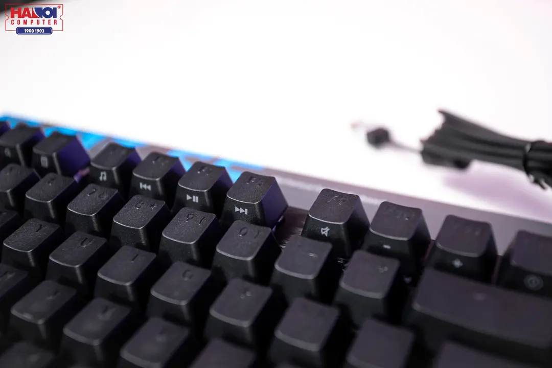 63507_ban_phim_co_logitech_g413_se_tactile_sw_usb_pbt_004.JPG 9