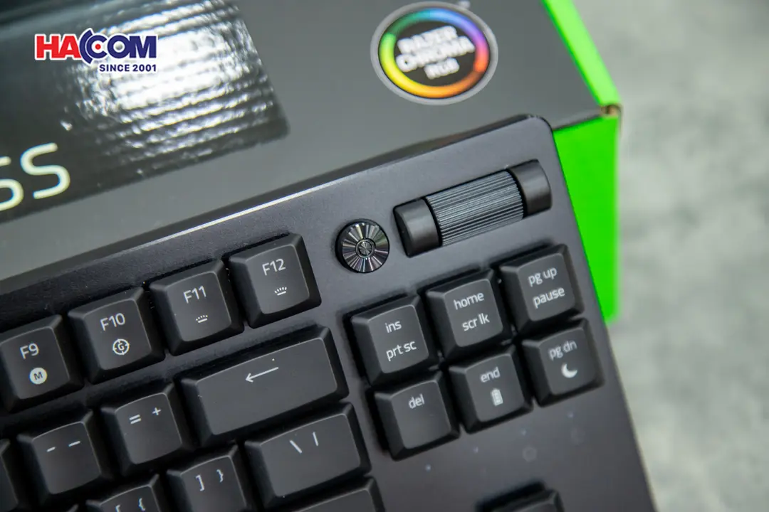 63911_ban_phim_razer_huntsman_v2_tenkeyless_optical_linear_red_sw_rz03_03940100_r3m1_04.JPG 6
