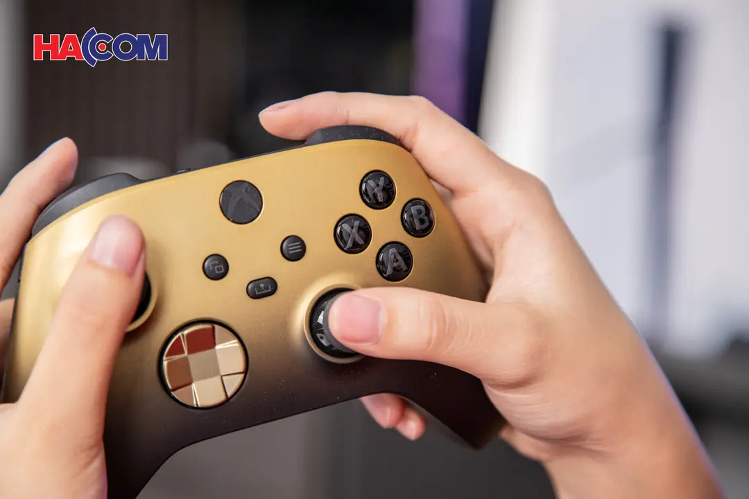 77324_tay_cam_choi_game_khong_day_xbox_series_x_controller_gold_shadow_05.JPG 8