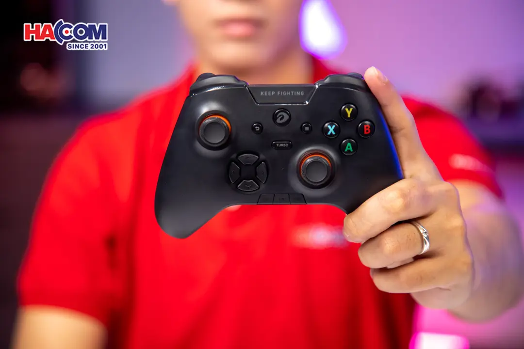 77512_tay_cam_choi_game_khong_day_dareu_h105_black_004.JPG 9