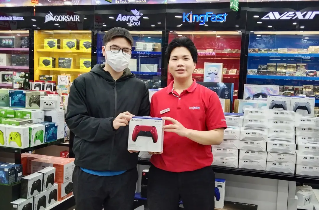 77977_tay_cam_choi_game_sony_ps5_dualsense_cosmic_red_kh.jpg 5