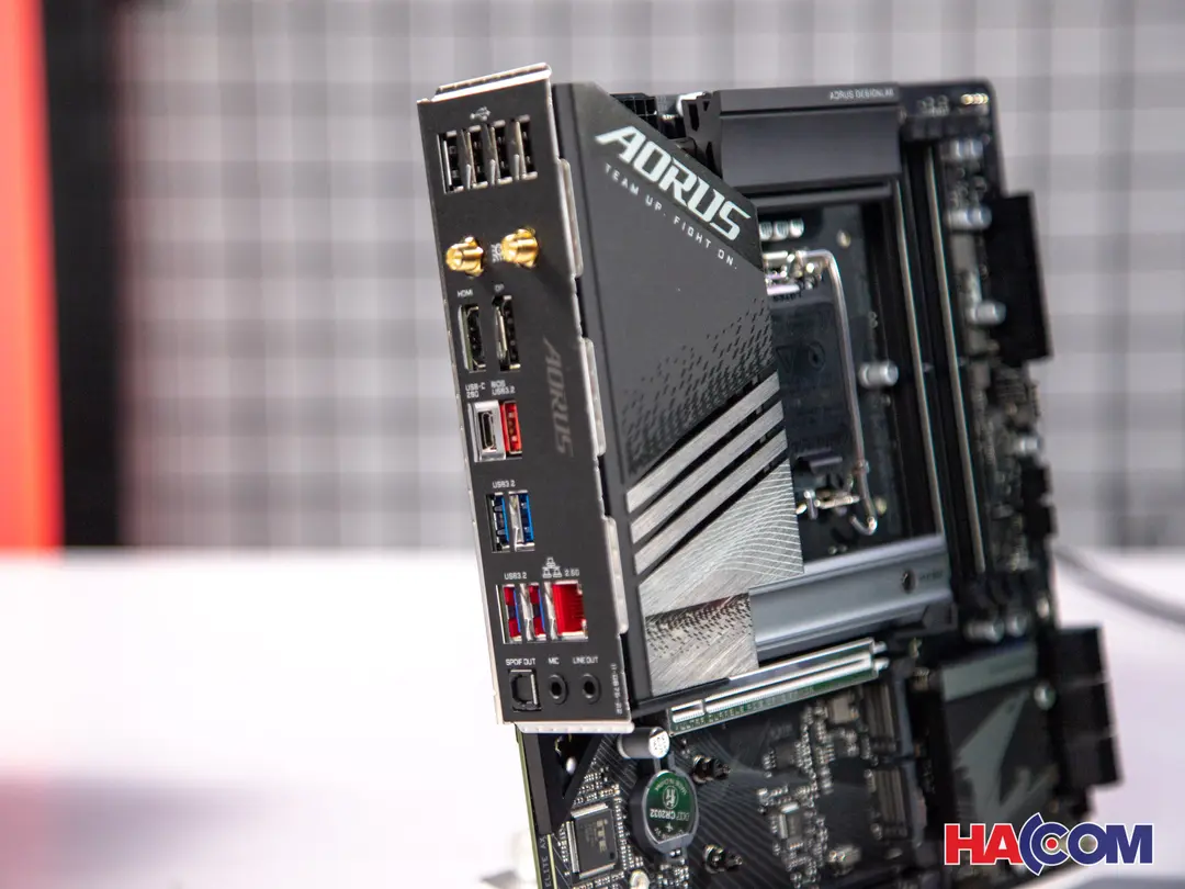 70813_mainboard_gigabyte_z790m_aorus_elite_ax_ddr5_at__4_.JPG 8