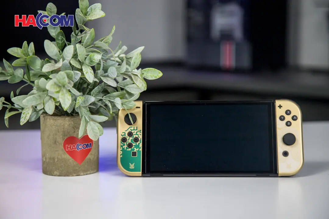71385_may_choi_game_nintendo_switch_oled_model_the_legend_of_zelda_tears_of_the_kingdom_edition_004.JPG 8