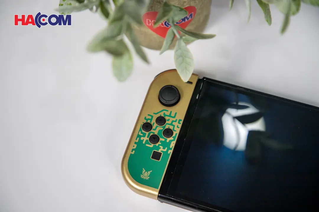 71385_may_choi_game_nintendo_switch_oled_model_the_legend_of_zelda_tears_of_the_kingdom_edition_006.JPG 10