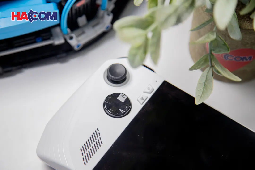 72672_may_choi_game_cam_tay_asus_rog_ally_amd_ryzen_z1_extreme_06.JPG 11