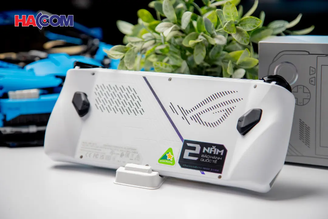 72672_may_choi_game_cam_tay_asus_rog_ally_amd_ryzen_z1_extreme_07.JPG 12