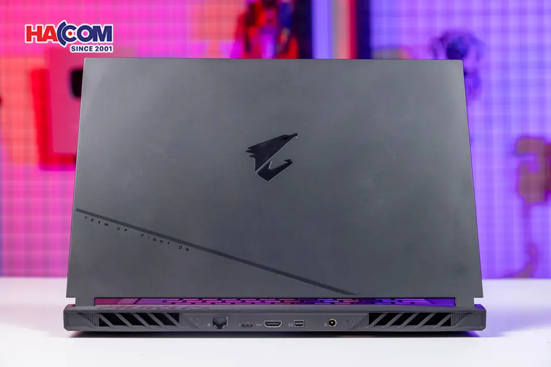 72995_laptop_gigabyte_gaming_aorus_15_9mf_e2vn583sh_015.JPG 21