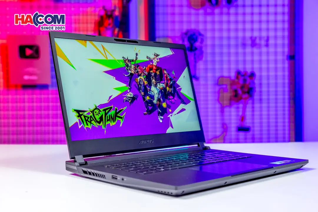 72995_laptop_gigabyte_gaming_aorus_15_9mf_e2vn583sh_05.JPG 11
