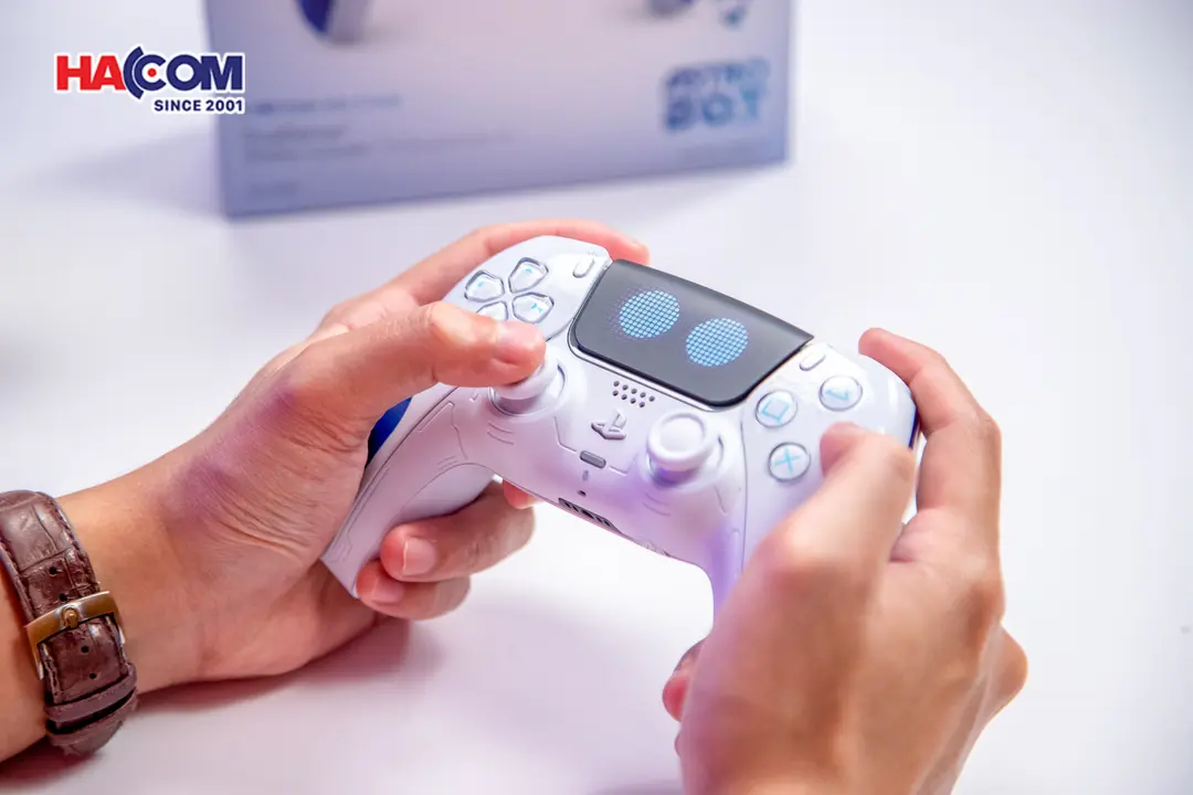 85881_tay_cam_choi_game_sony_ps5_dualsense_astro_bot_limited_edition_004.JPG 9